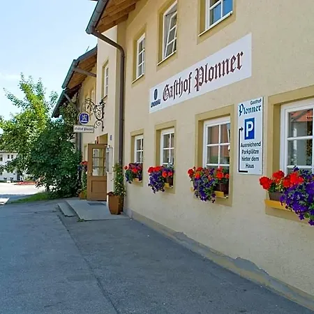 Il Plonner - Restaurant Biergarten فندق